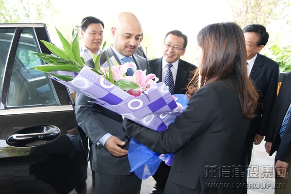 沙特奥斯曼集团副主席阿仆杜拉参访集团公司_利来集团官网有限公司-衡宇修建工程总承包|全装修品牌向导者|国家住宅工业化基地