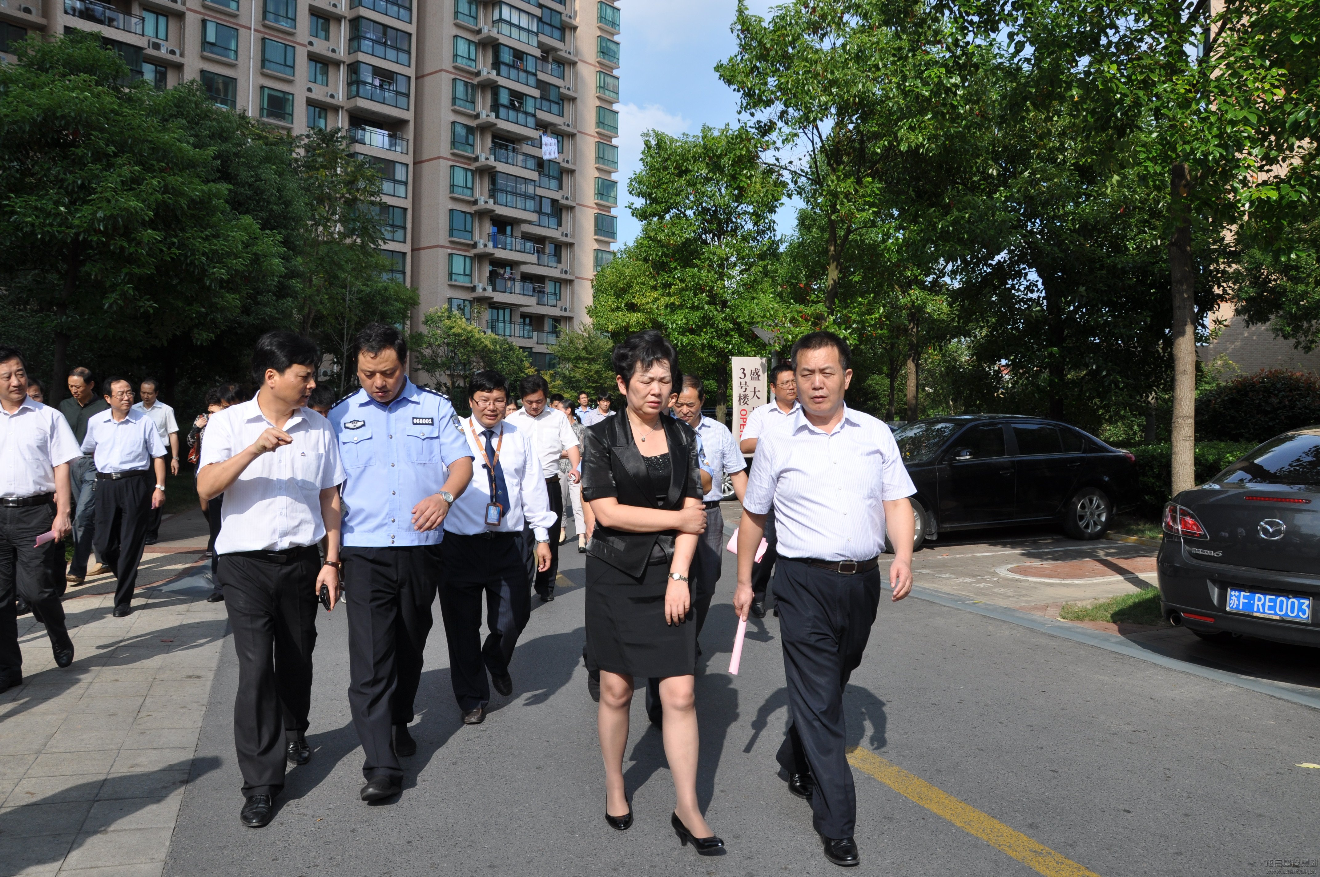 人大副主任肖振时等向导到海门《运杰·龙馨园》小区旅行智能化系统_利来集团官网有限公司-衡宇修建工程总承包|全装修品牌向导者|国家住宅工业化基地